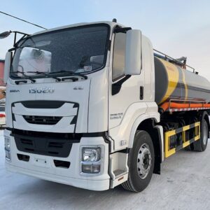 Ассенизатор (вакуумная машина) ISUZU GIGA, объем бочки 15 м³